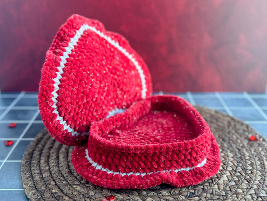 Valentine's Heart Gift Box with Hinged Lid Crochet Pattern